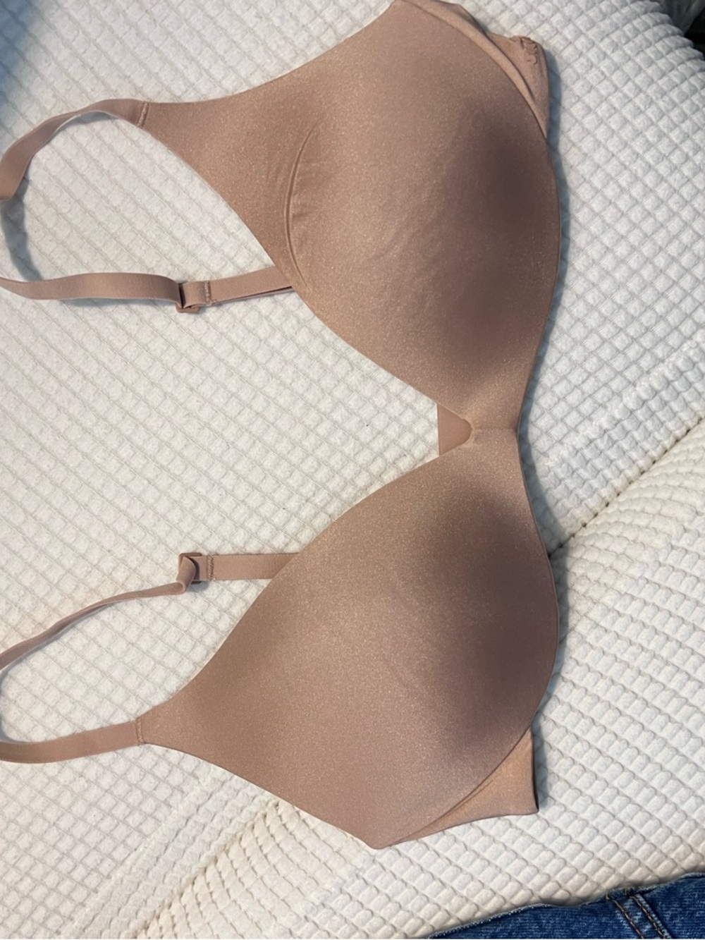 SKIMS Smooth Moulded Bra in Light Tan